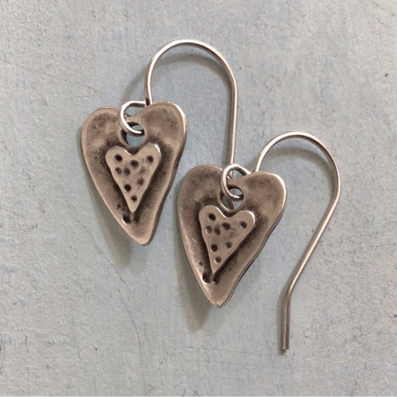 New Sundance Charm heart Earrings - Picture 9 of 10